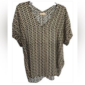 Lush Black and White Patterned Blouse